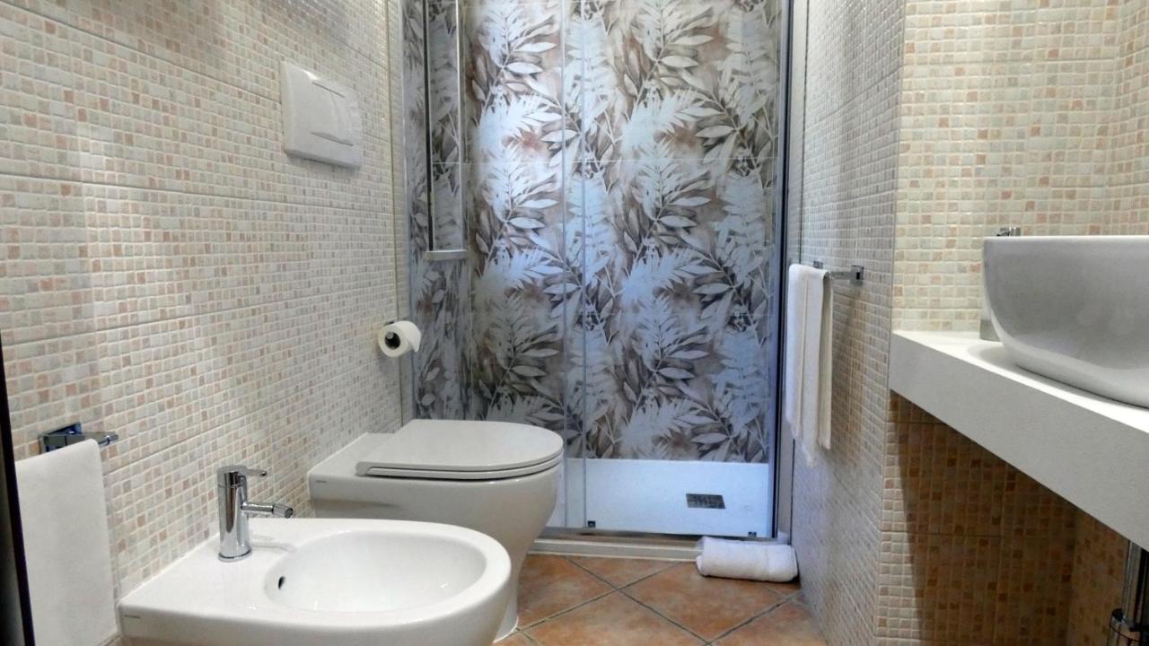 Hotel Piscina La Suite Prossedi Exteriér fotografie