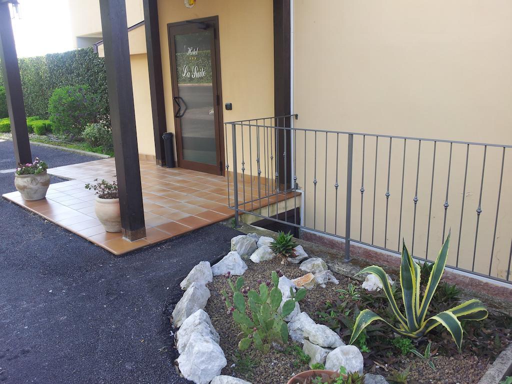 Hotel Piscina La Suite Prossedi Exteriér fotografie